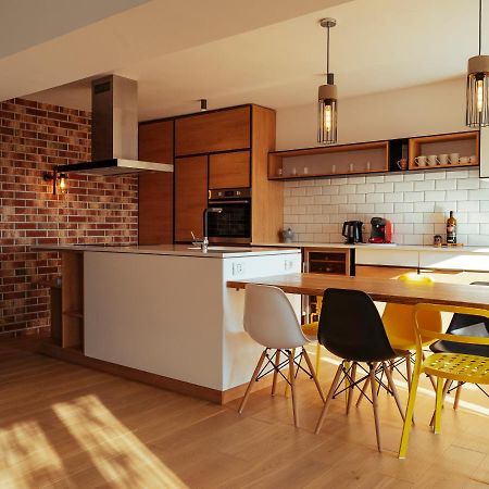 Central Modern Design Apartment Bukarest Eksteriør billede