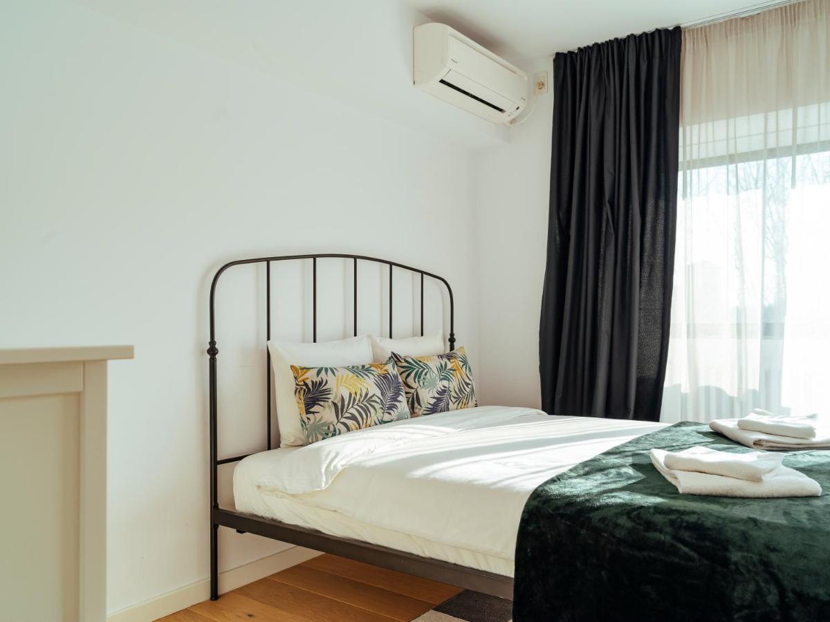 Central Modern Design Apartment Bukarest Eksteriør billede